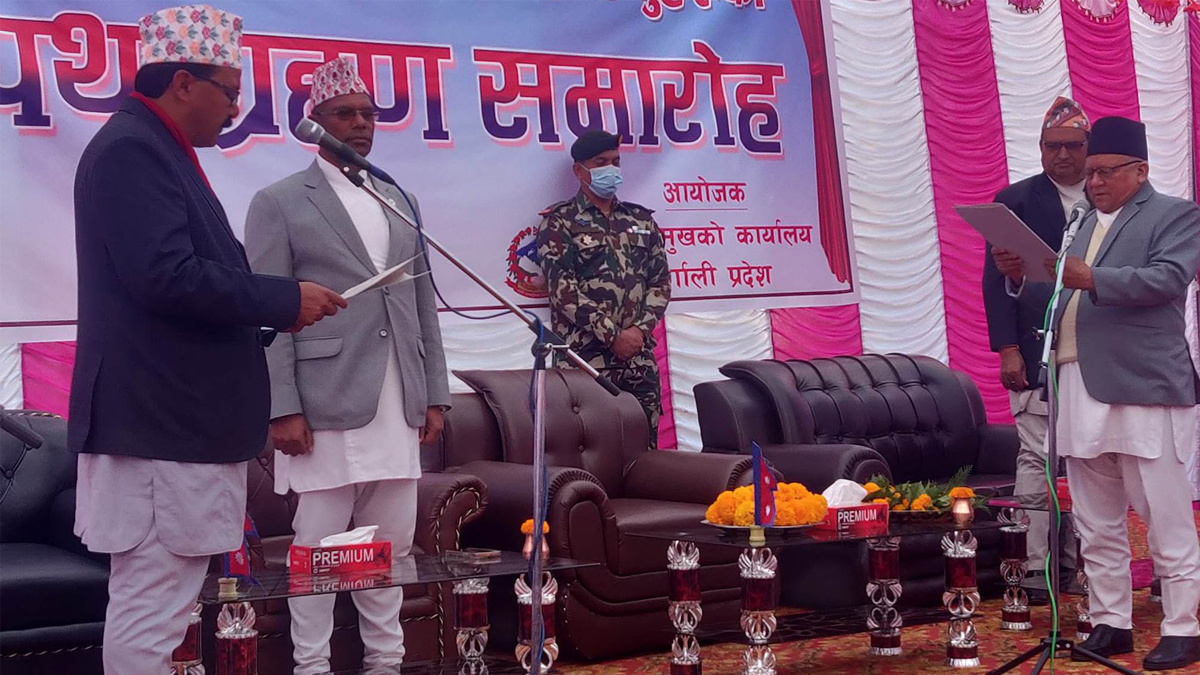 कर्णालीका मुख्यमन्त्री शर्माद्वारा शपथ ग्रहण